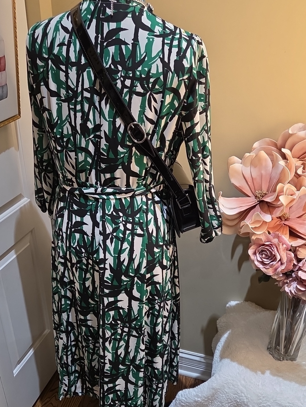 Nwot Large Eva Mendez Green & Black Abstract Wrap Dress - Picture 11 of 17